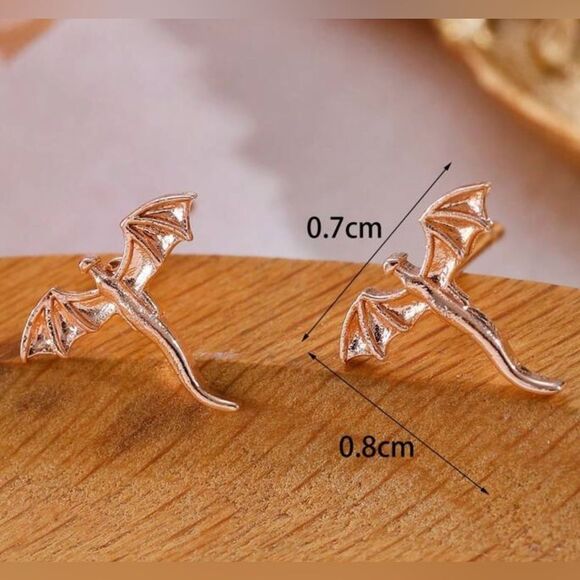 Minimalist Gold Tone Dragon Earrings Delicate Lightweight - Picture 4 of 4